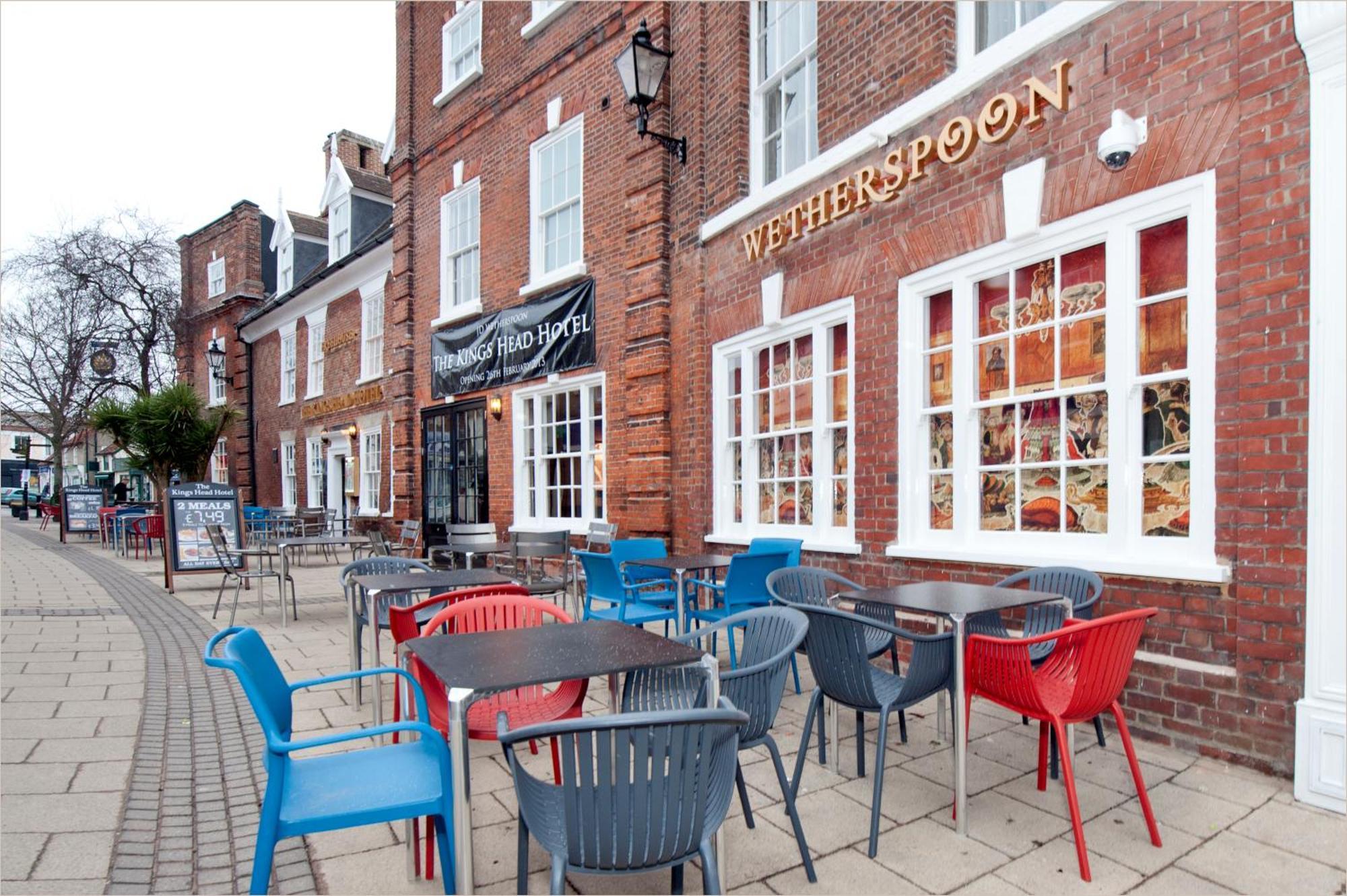 The King'S Head Hotel Wetherspoon 베컬스 외부 사진