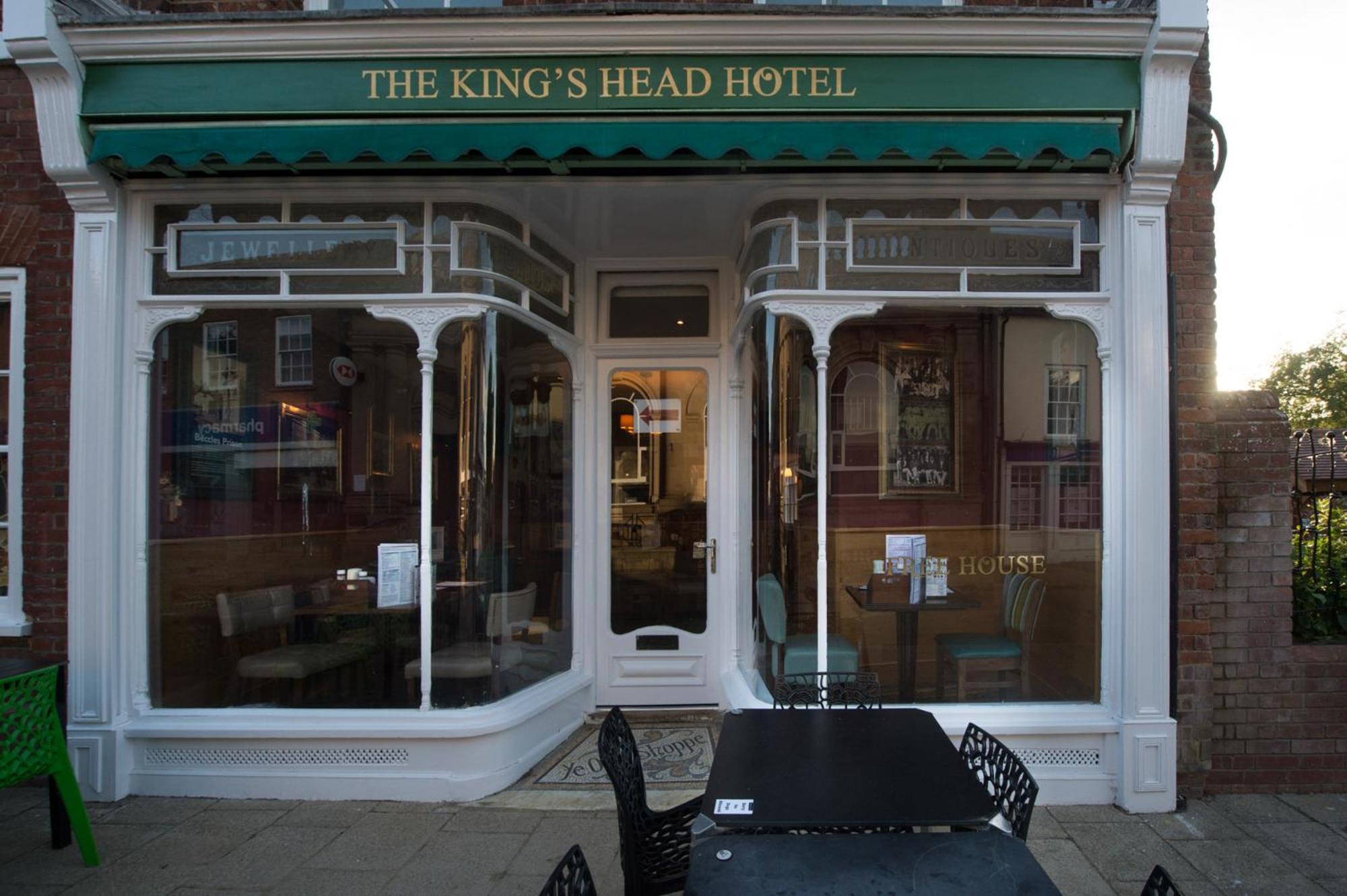 The King'S Head Hotel Wetherspoon 베컬스 외부 사진