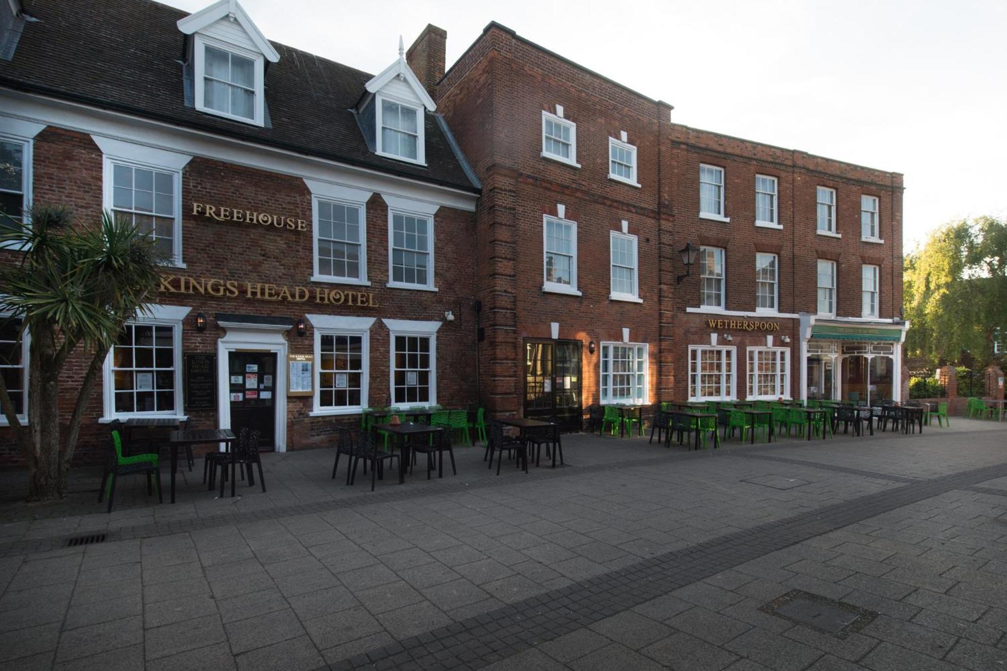 The King'S Head Hotel Wetherspoon 베컬스 외부 사진