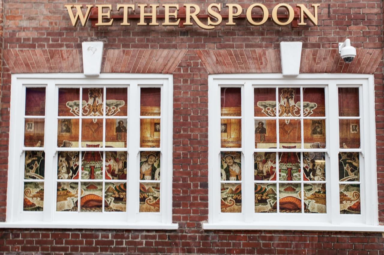 The King'S Head Hotel Wetherspoon 베컬스 외부 사진